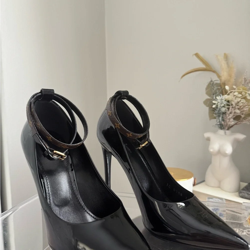 Patent Monogram Call Back Pumps 38.5 Black - Picture 3 of 16